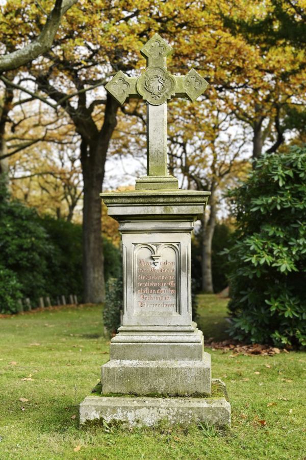Grabmal der Opfer der "Thomas-Katastrophe" auf dem  Wulsdorfer Friedhof