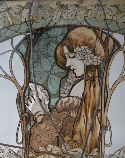 Jugenstilfenster mit Rapunzelmotiv